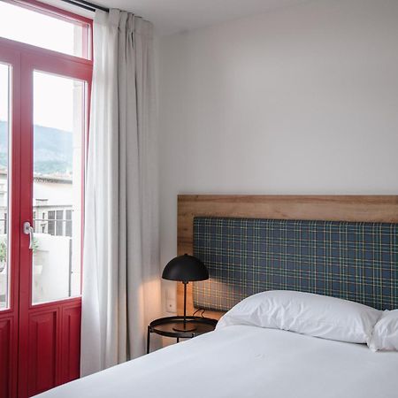 Latroupe La Granja Hostel Bilbao Room photo