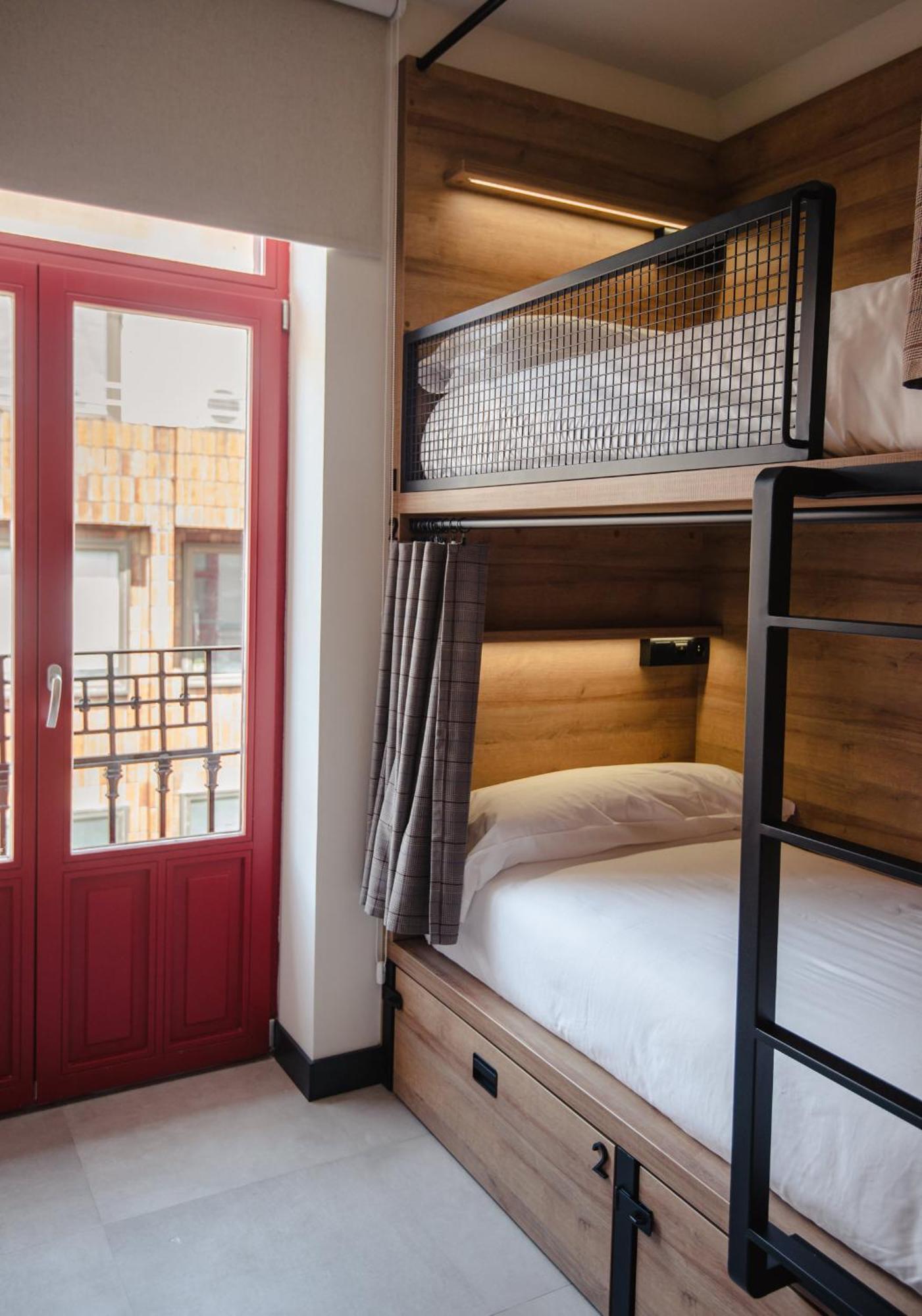 Latroupe La Granja Hostel Bilbao Room photo